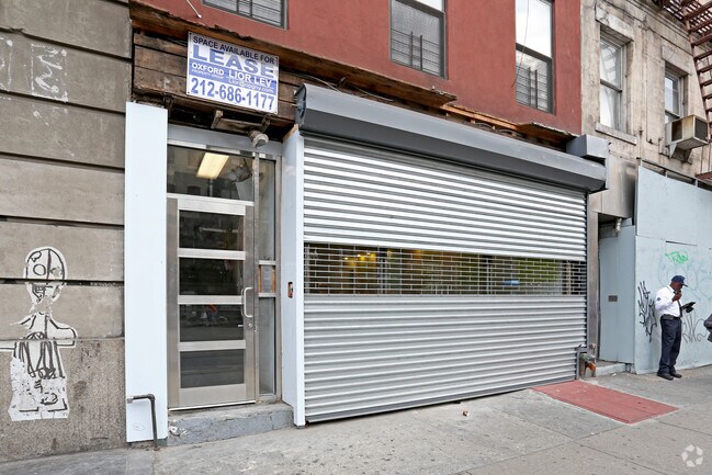 Photo - 544 Avenue of the Americas