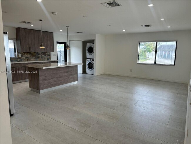 Photo - 2832 SW 124th Ct