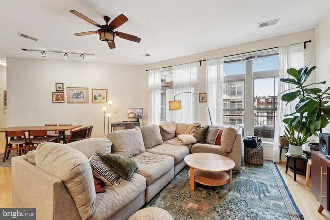 Building Photo - 1209 N Charles St Unit 312