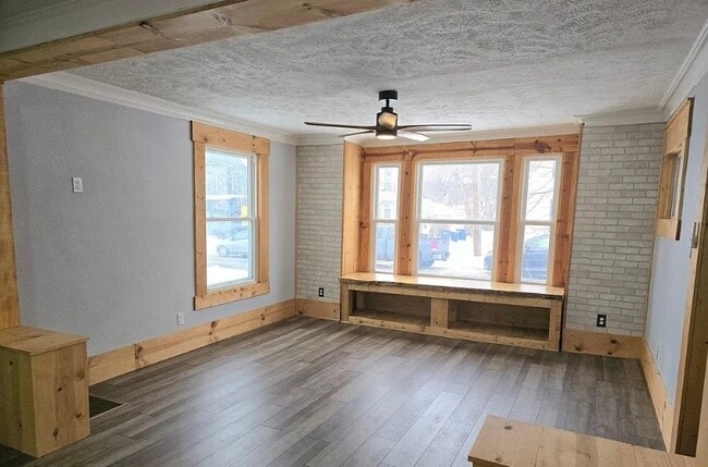 Photo - 618 Pettibone Ave NW Unidad 1