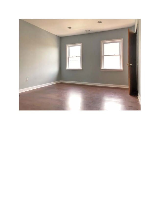 Photo - 212 Port Ave