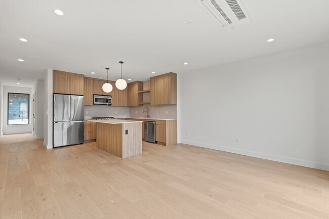 614 5th Ave S