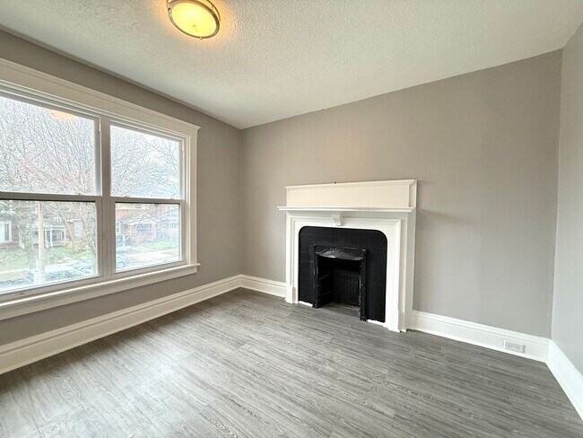 Photo - 109 Blake St