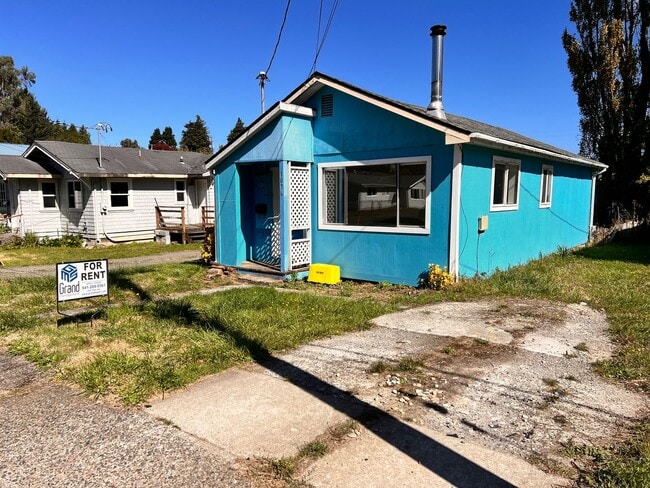 Building Photo - 2148 Unit 1076