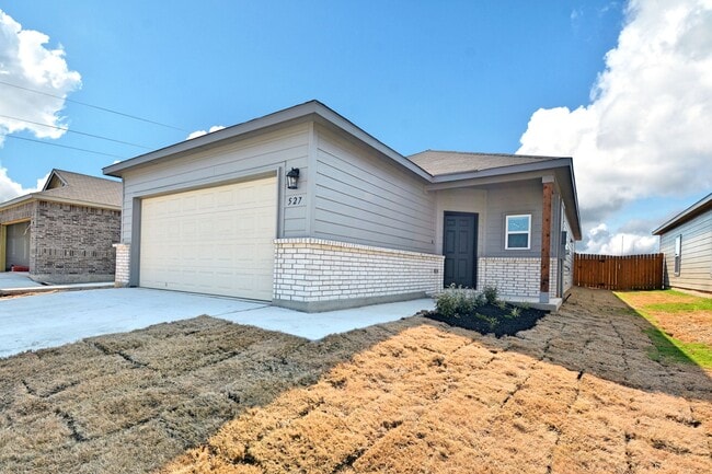 Building Photo - 527 Moscato Rd