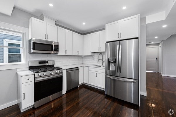 Building Photo - 19 Chase St Unit 19 Chase St 2 Rental