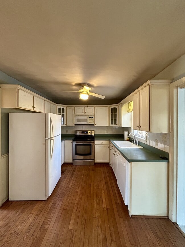 Photo - 845 Kennedy Ave