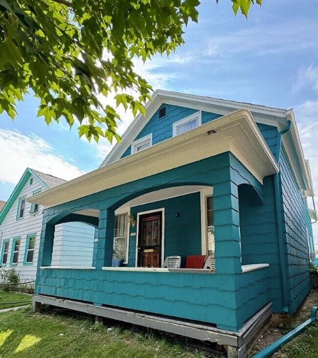 Photo - 1527 Indiana Ave