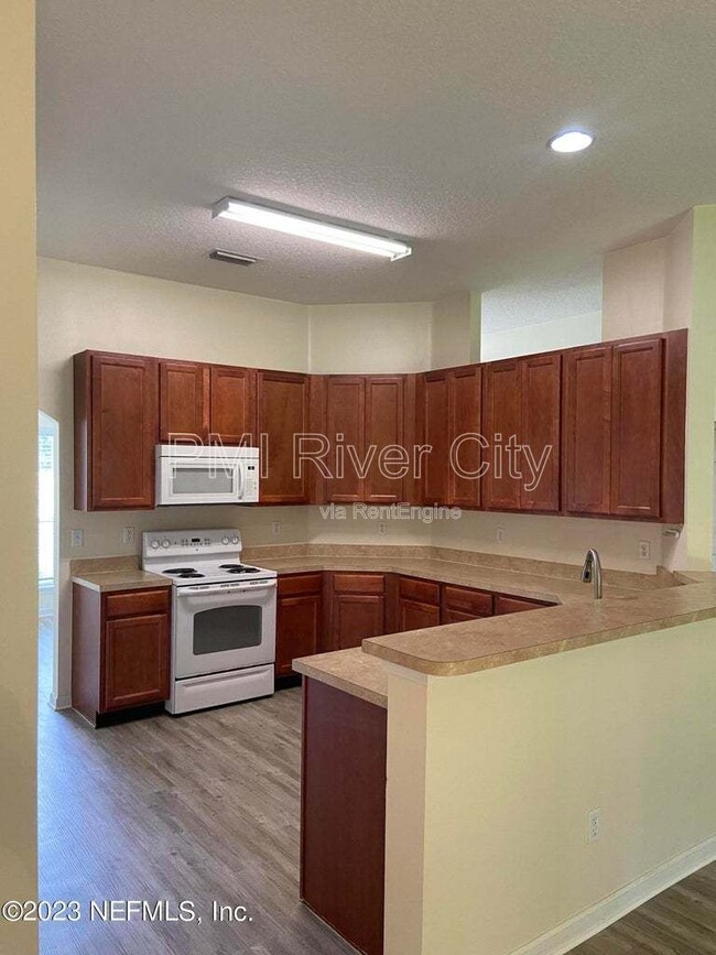 Building Photo - 533 Alice Cove Ct