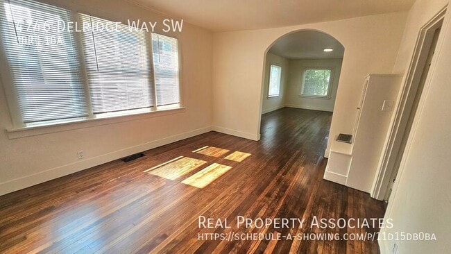 Photo - 4746 Delridge Way SW