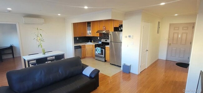 Photo - 64-73-73 Austin St Unit 4C