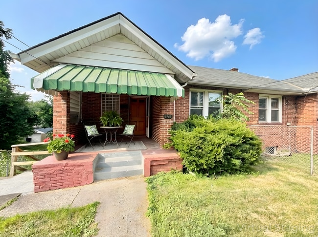 Building Photo - 3 Bed/1 Bath Home in Clairton