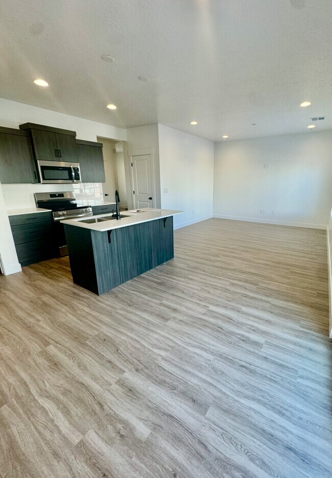 Photo - 5715 S Weehawken Ln
