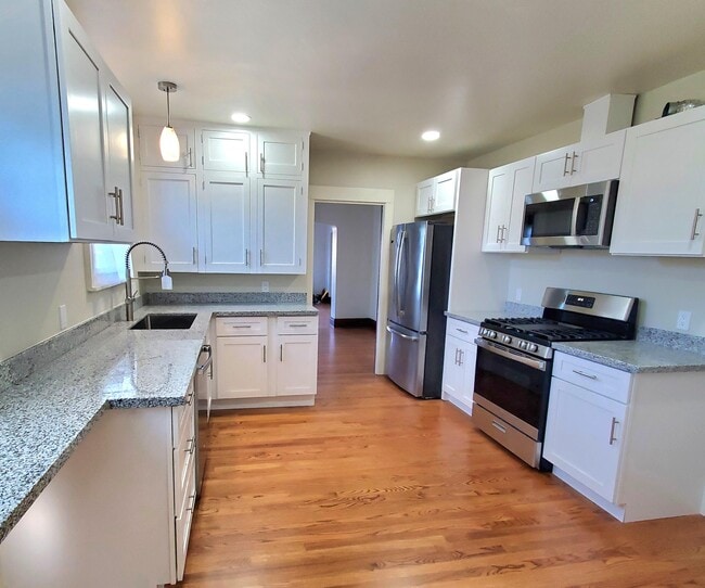 Photo - 806 Vincente Ave