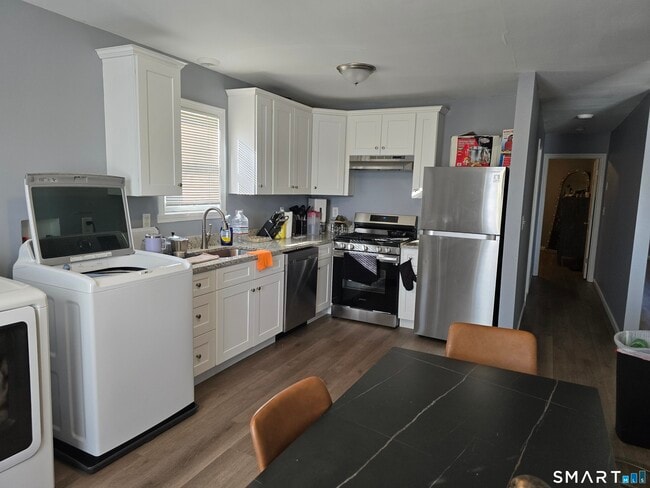 Photo - 90 Bond St Unit 2