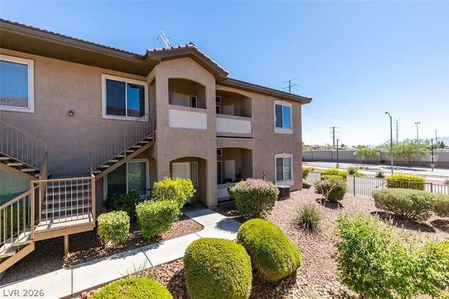 Photo - 2305 W Horizon Ridge Pkwy Unit 2023