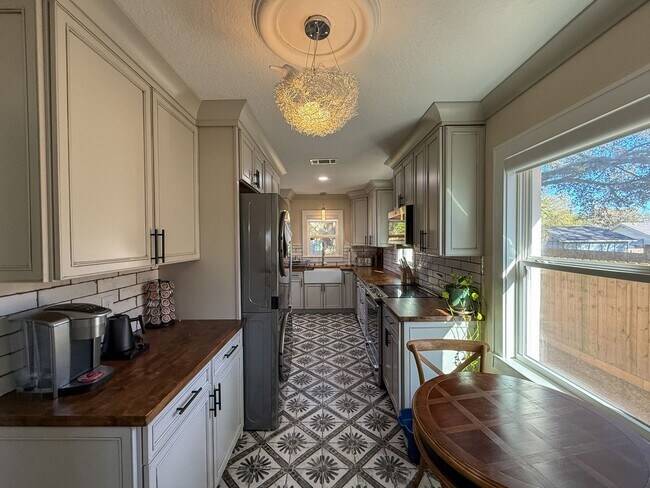 Photo - Beautifully Updated Cottage Near Downtown Pensacola with Massive Backyard + LAWN CARE INCLUDED!