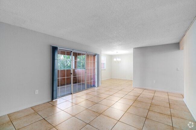 2BR, 2BA - 1,165SF - Living Room