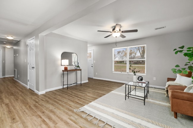 Photo - 2 Gilbert Dr