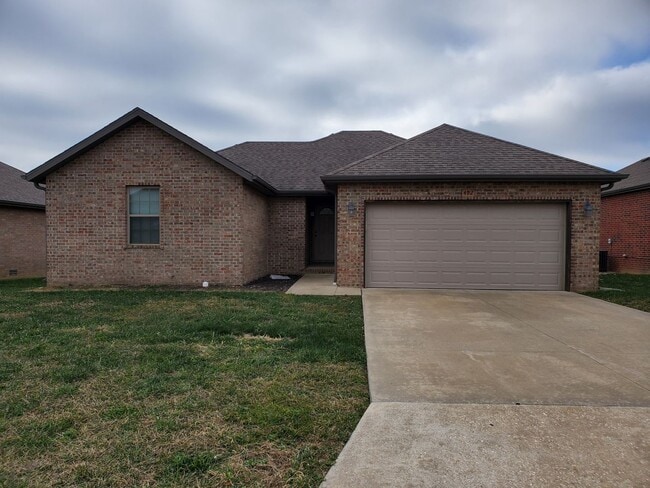 Building Photo - 3 Bedroom Republic Home