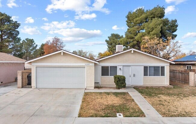 Photo - 43309 Echard Ave