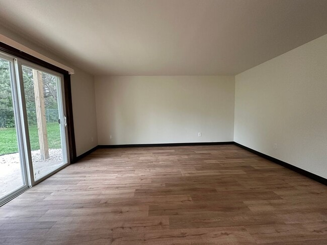 Building Photo - Imperial Heights -2261 Unit 1