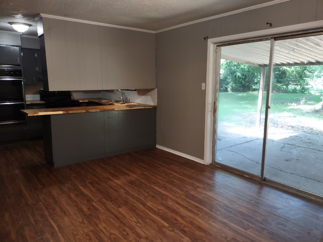 Photo - 304 Beasley St