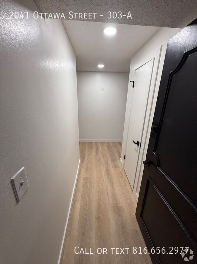 Building Photo - 3 Bed 2 Bath Unit 303-A Rental