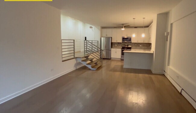 Building Photo - 816 N Dearborn St Unit 418