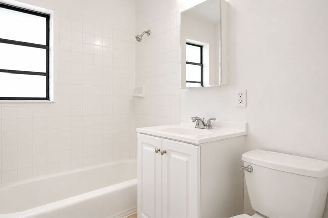 Photo - 3 Bedroom, 1 Bathroom Home for Rent in Apollo Beach!