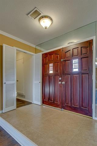 Photo - 3719 Crestpark Dr