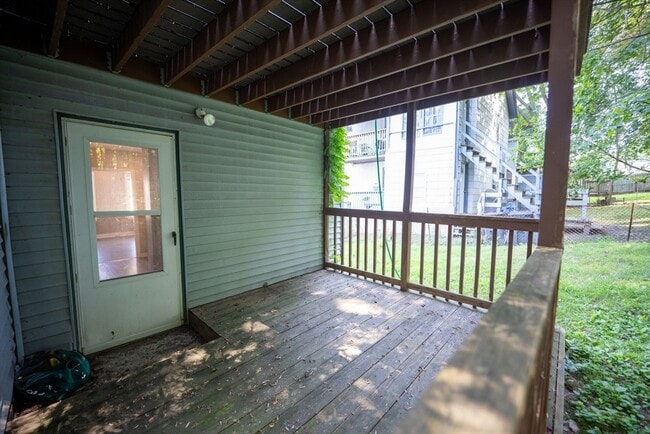 Building Photo - 6 Oswald St Unit 1 Rental
