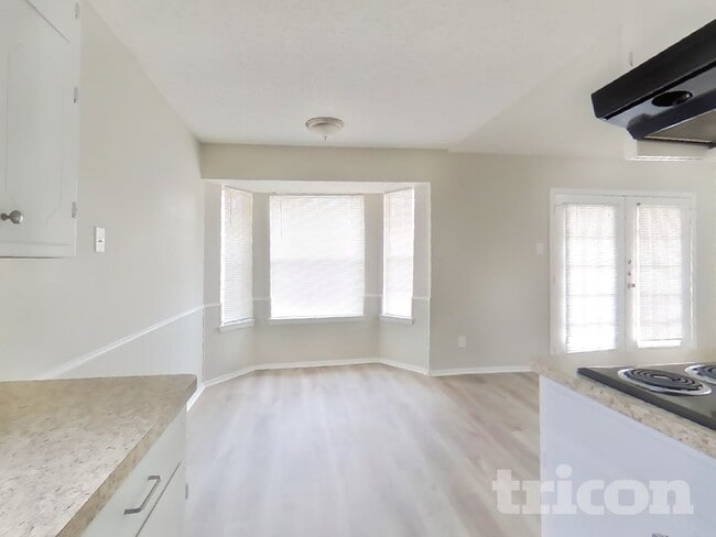 Photo - 6212 Douglas Dr