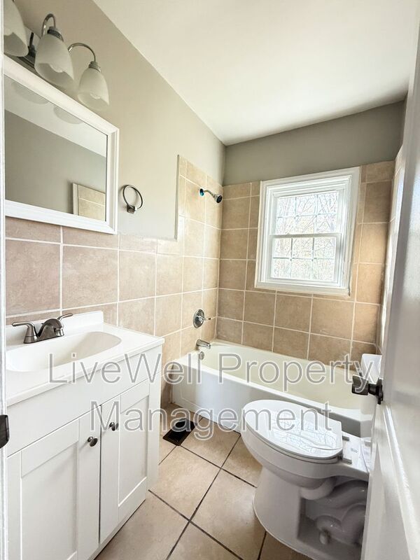 Photo - 1524 4th St N