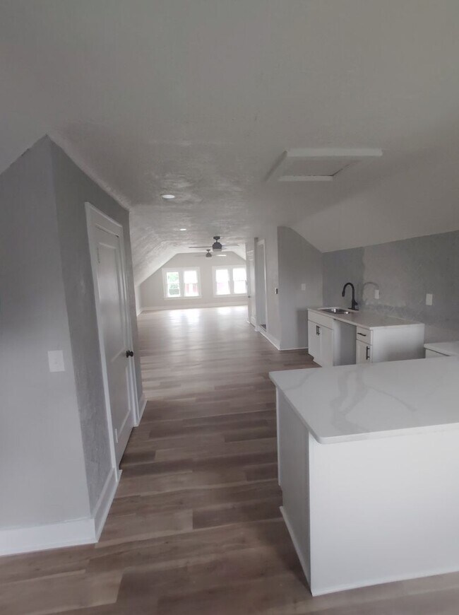 1712-1714-1714 Bryden Rd