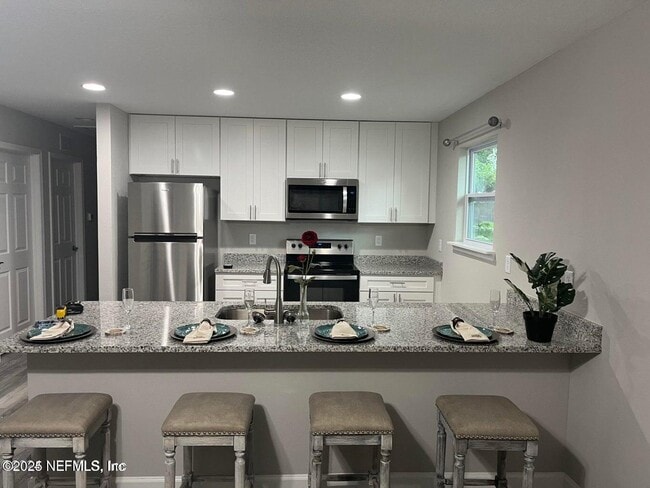 Photo - 2146 Thelma St