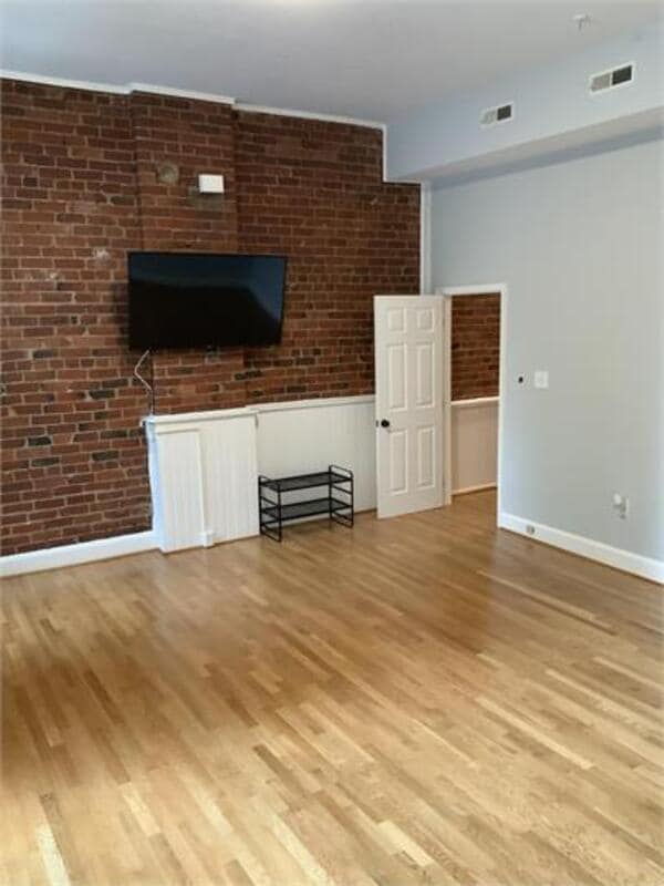Photo - 204 w broad st