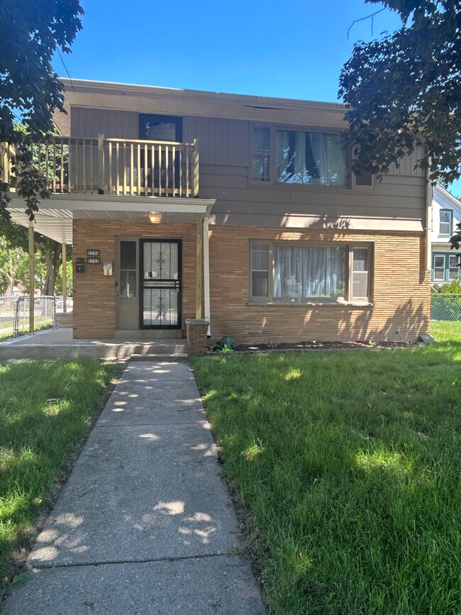 Building Photo - 5732-5734w villard ave Unit 2