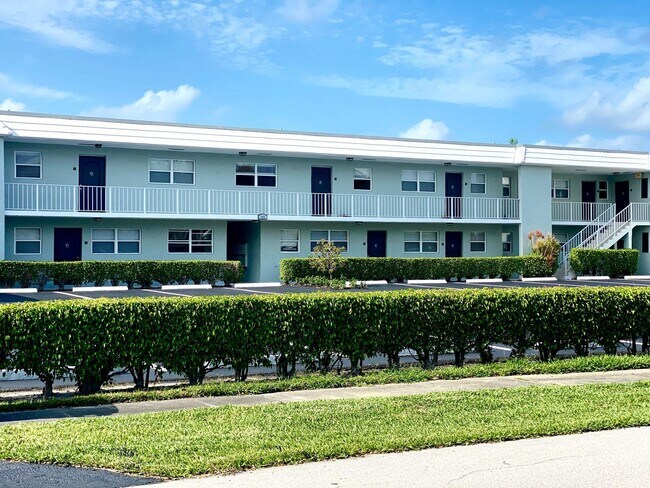 Photo - 665 Glouchester St Unit 14