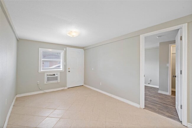 Photo - Lovely 2 Bedroom 2 Bath Duplex