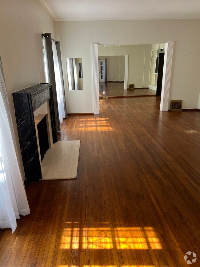 Building Photo - 8276 Norton Ave Unit C Rental