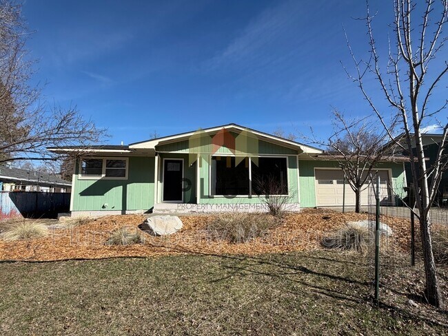 Photo - 1402 Khanabad Way