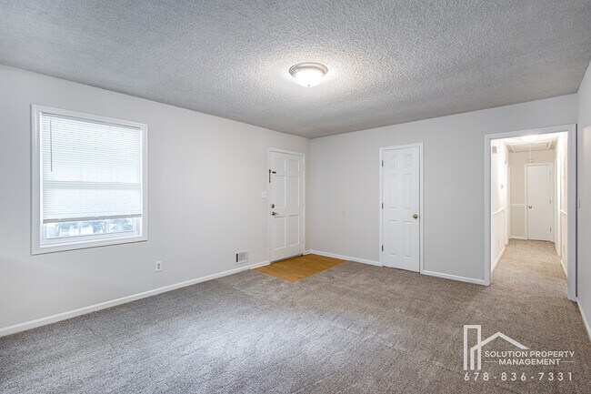 Photo - 1006 Hampton Ct NW