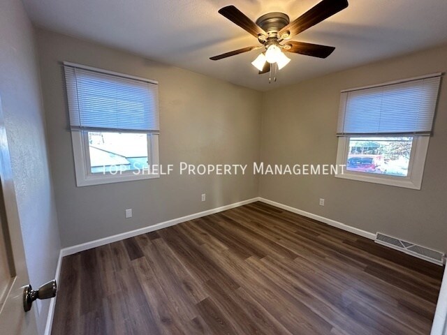 Photo - 4834 Seneca Ave