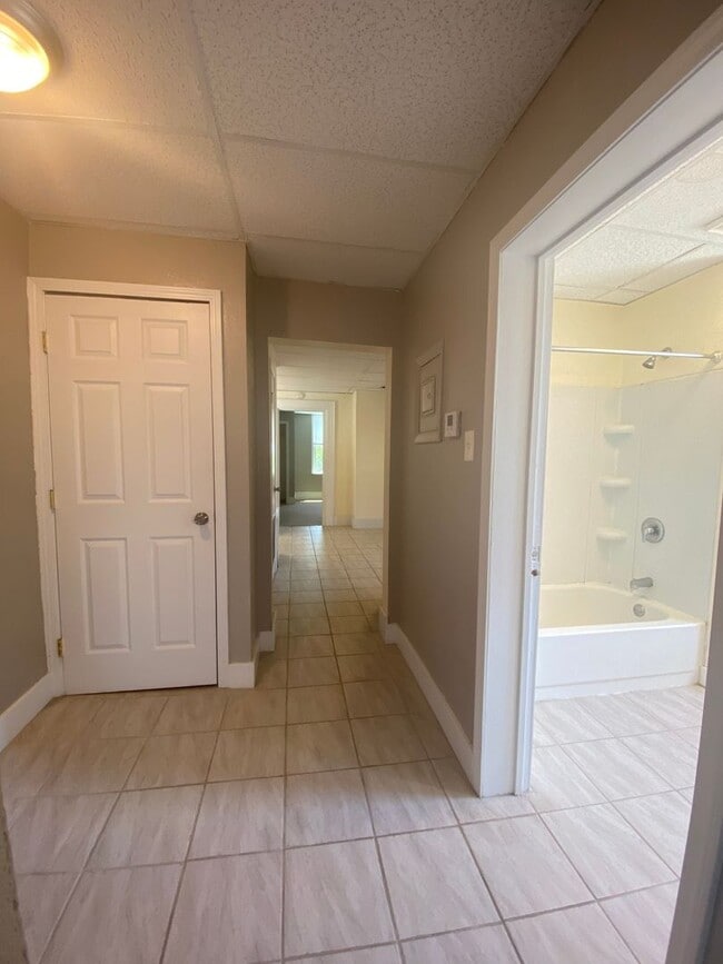 Photo - Spacious 1BR Apt now showing! Unit Floor 2