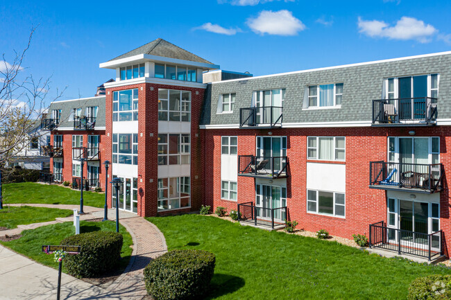 Building Photo - Ocean Plaza Apartments