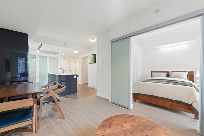 Photo - 1283 Howe St