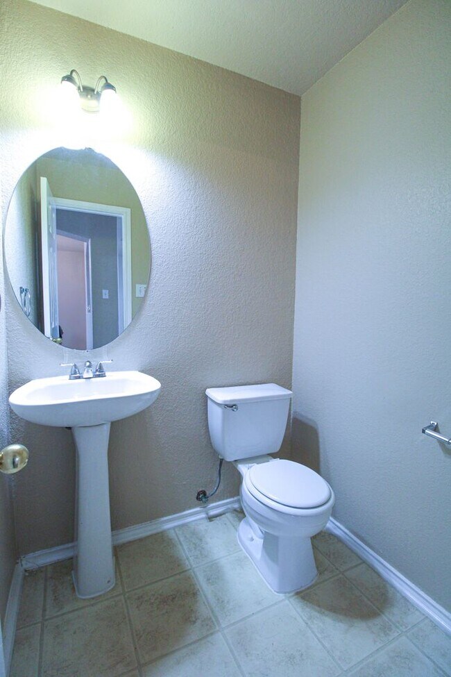 Photo - 126 Hallie Pass