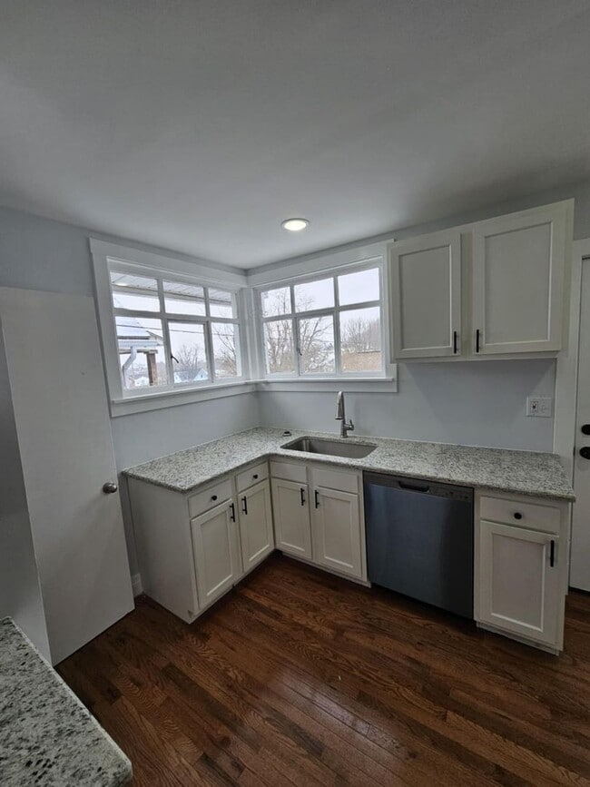 Photo - **3-Bedroom, 2-Bathroom House for Rent**
