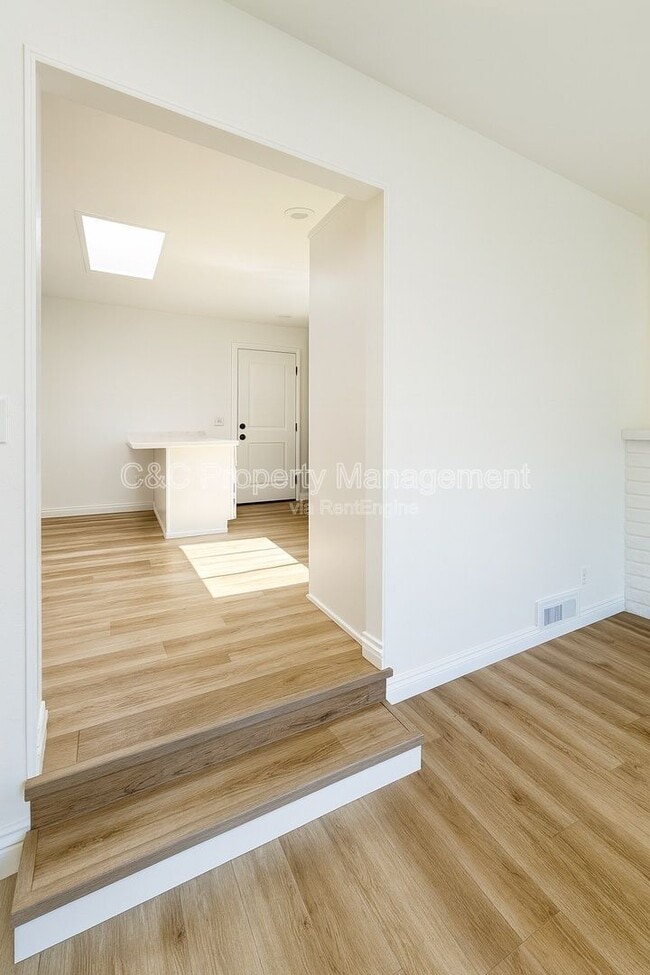 Photo - 296 Whitney Pl